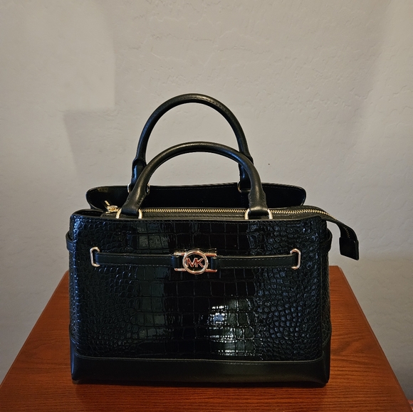 Michael Kors Handbags - NWT ☆ Michael KORS Satchel Handbag, Brand NEW!